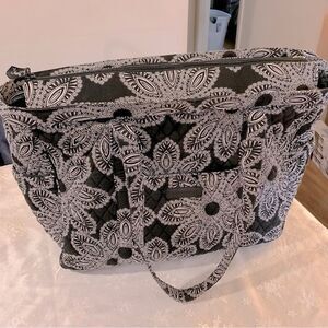 Vera Bradley Blanco Bouquet Weekend Tote Travel Overnight Bag XL Zip Closure
